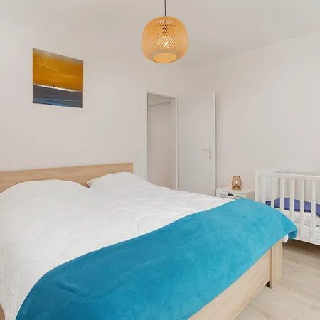 Zephyr A0301 Sea Breeze Apartament *
